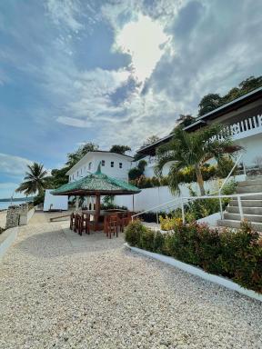 Beachfront · Private Beach Beachfront Hostel - Housity