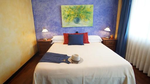 Hotel Tikar - Housity