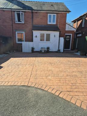 ACCOMADATION WREXHAM - Housity