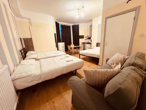 Anwar House - Housity