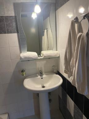 OLYNTHOS Hotel - Housity