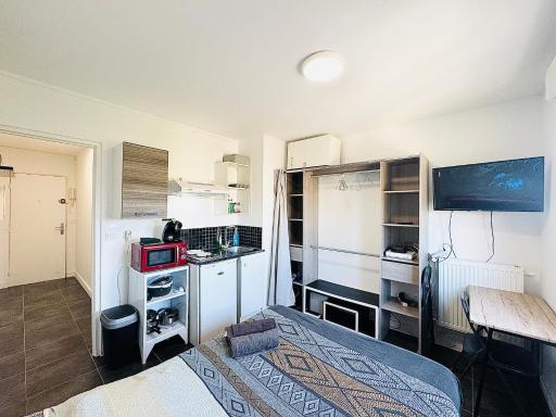 STUDIO A 300 METRES DE LA GARE et 25 MINUTES DE PARIS EN TRAIN - Housity