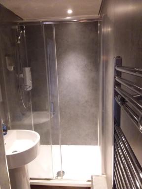IVY- Braveheart Guest House - Housity