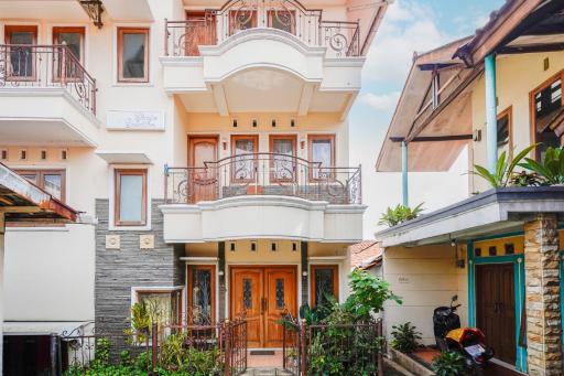 OYO 94118 Homestayque Syariah - Housity