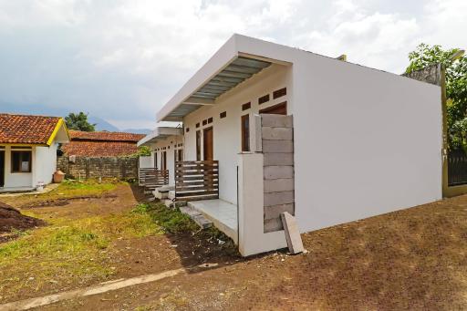 OYO 90809 Homestay Black Pink Merah Jambu Syariah - Housity