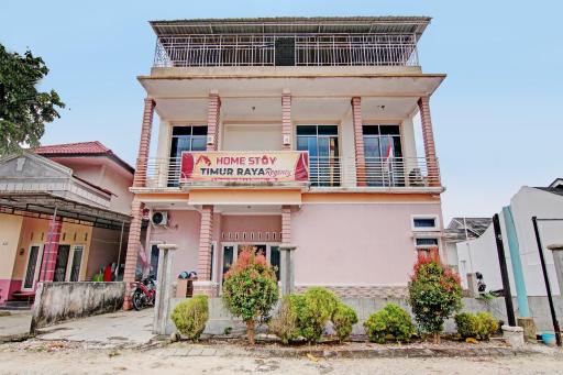 OYO 92211 Timur Raya Homestay Syariah - Housity