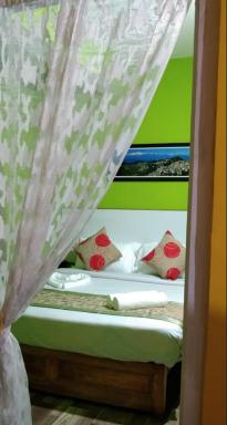 Beverly Hills Home stay - Housity