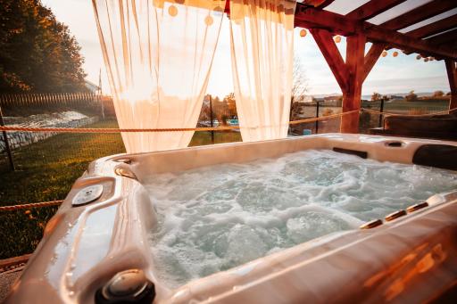 Holiday House Sunset Spa - Housity