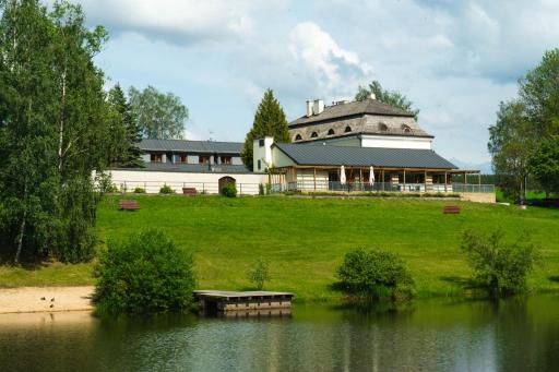 Resort Líšenský Dvůr - Housity