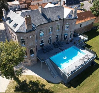 Aura Castle - Housity