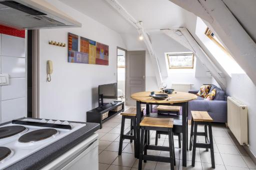 gîte de l'artiste Segré ✰ T2 confort ✰ centre ✰ 2 lits - Housity