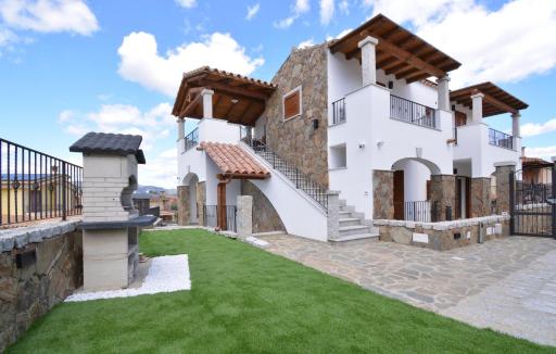 2 Bedroom Beautiful Apartment In Olia Speciosa - Housity