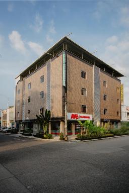 Hotel Plataneras Plaza - Housity