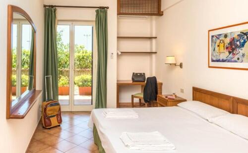 Hotel Baia Del Sole - Housity