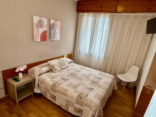 Hostal Estació - Housity