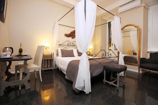Amica Roma Guest House - Housity
