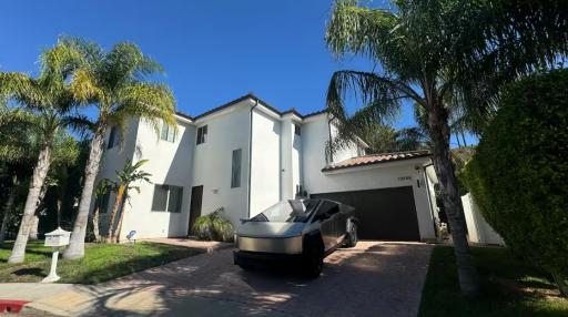 LA Dream Gem - Beautiful Home with Spa - Housity