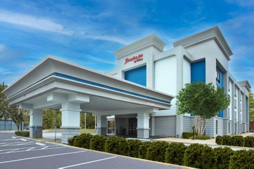 Hampton Inn Memphis Poplar - Housity