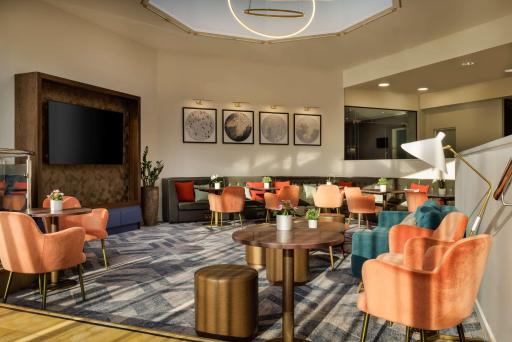 DoubleTree by Hilton Manchester Airport - Housity