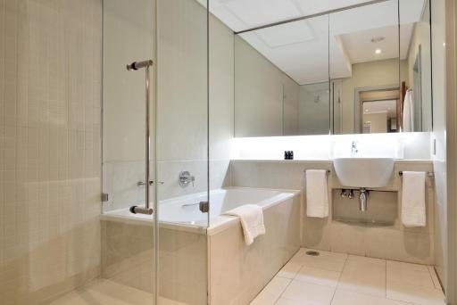 Raphael Suites - Housity