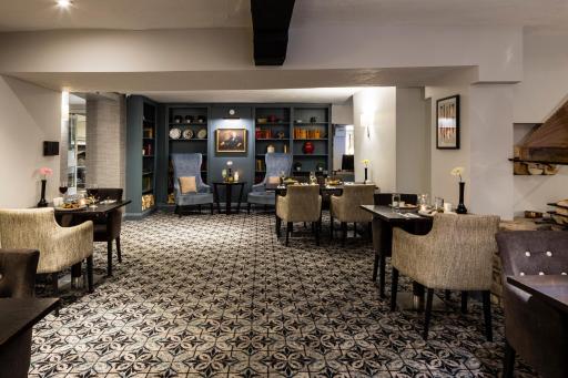 The Holt Hotel - Housity