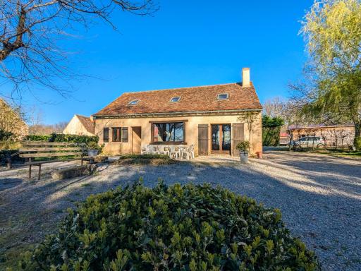 Gîte avec piscine, sports et nature près de George Sand, Mouhers - FR-1-591-64 - Housity