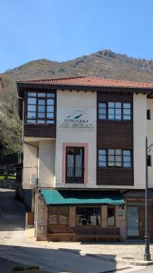Hotel Rural la Plaza - Housity