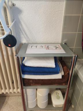 Double & Single Room In Very Quiet And Cosy House, beds 140x200 & 90x200 - Housity