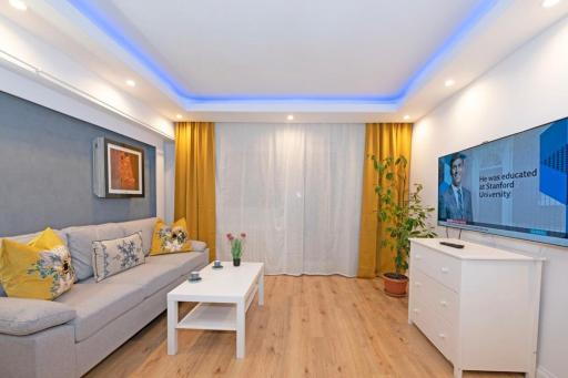 Craiova's City Centre Penthouse - Housity