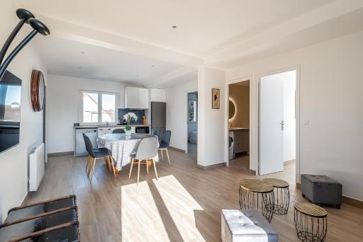 Apartment 2 bedroomed Lena Montry - Housity