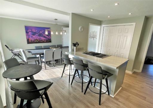7-Bedroom Home with Views of the Rocky Mountains - Housity
