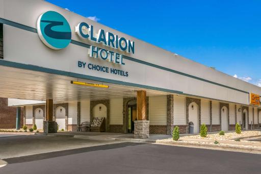 Clarion Hotel Conference Center Maggie Valley - Housity