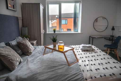 Spacious 1-Bedroom Home with free private parking - Housity