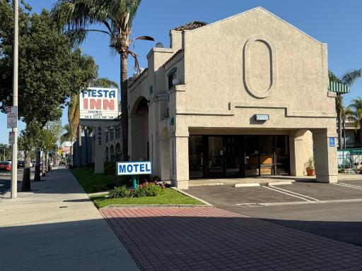 Fiesta Inn Los Angeles - Bell Gardens - Housity