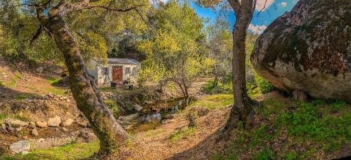 Genas\'s Sierra Inn & Restaurant - Housity