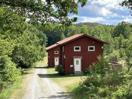 Three Bedroom Farm Cottage Lake Access and Free Boat - Housity