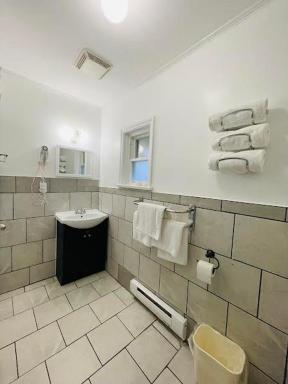 A1 Inn Niagara Falls - Housity