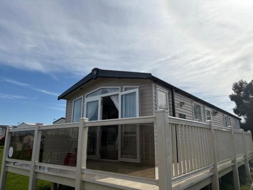 Haven allhallows, Sleeps 8, free WiFi, Air con - Housity