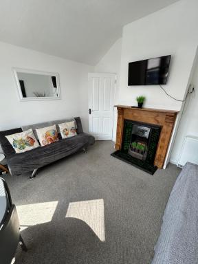 1st Floor Flat in Mews - Housity