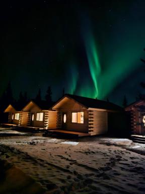 Moose-AKa's Cabins - Housity