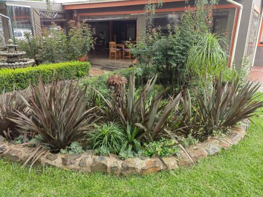 Sibahlenomhlambi Guesthouse - Housity