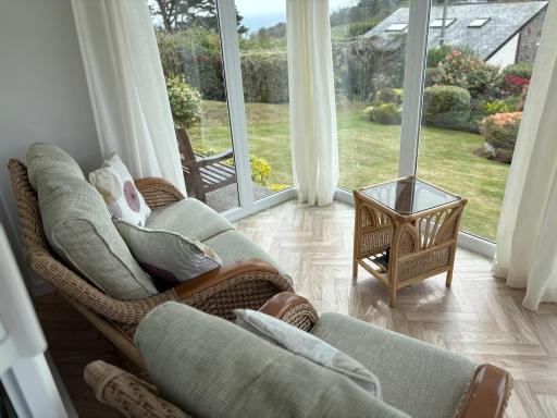 ‘Sea Glimpse’ in the coastal Devon village of East Prawle - Housity