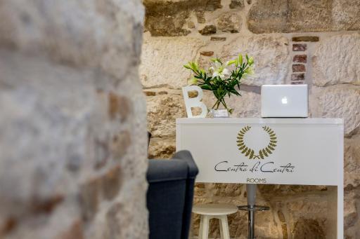 Centro di Centri Rooms - Housity
