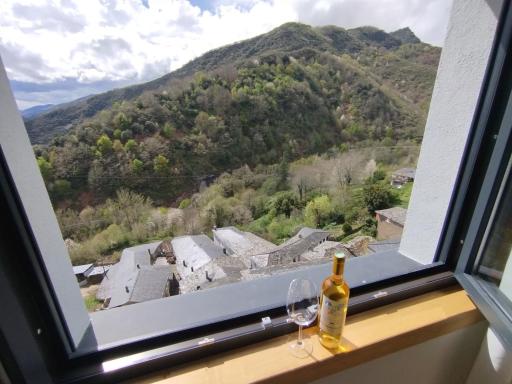 Hotel Zura - Housity