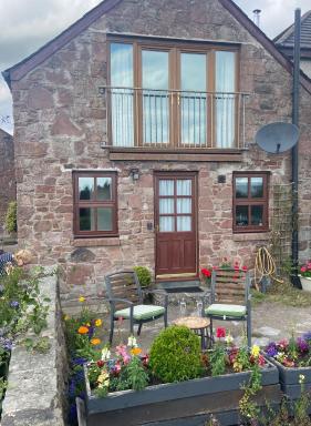 Loch Leven Loft - Housity