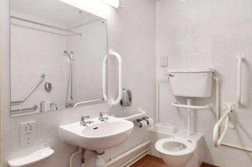 Days Inn Southampton Rownhams - Housity