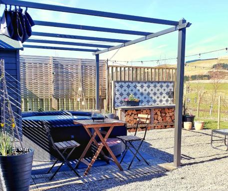 The Wee Stay - Private Countryside Escape - Pre-heated Hot Tub - Housity