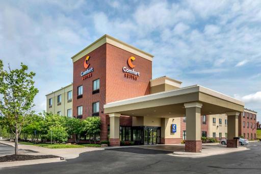 Comfort Suites Speedway - Kansas City - Housity
