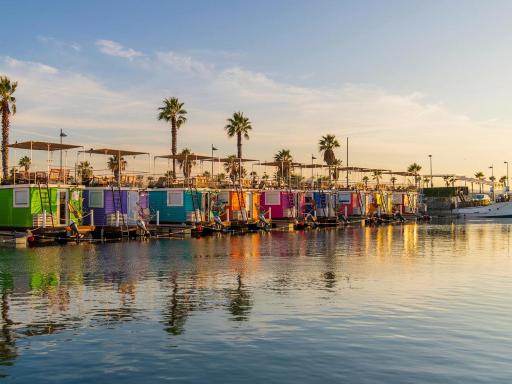 Boat Haus - Casas Flotantes frente a Gibraltar - Housity