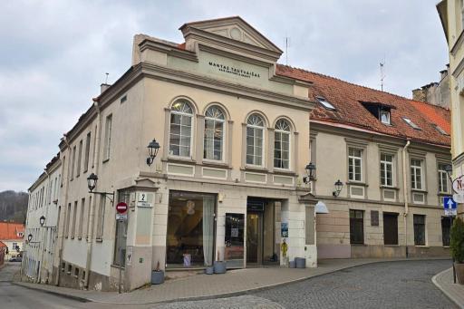 Town Hall Square Apartments - Housity